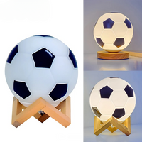 Lampe de nuit LED football en silicone et bois pour chambre enfant